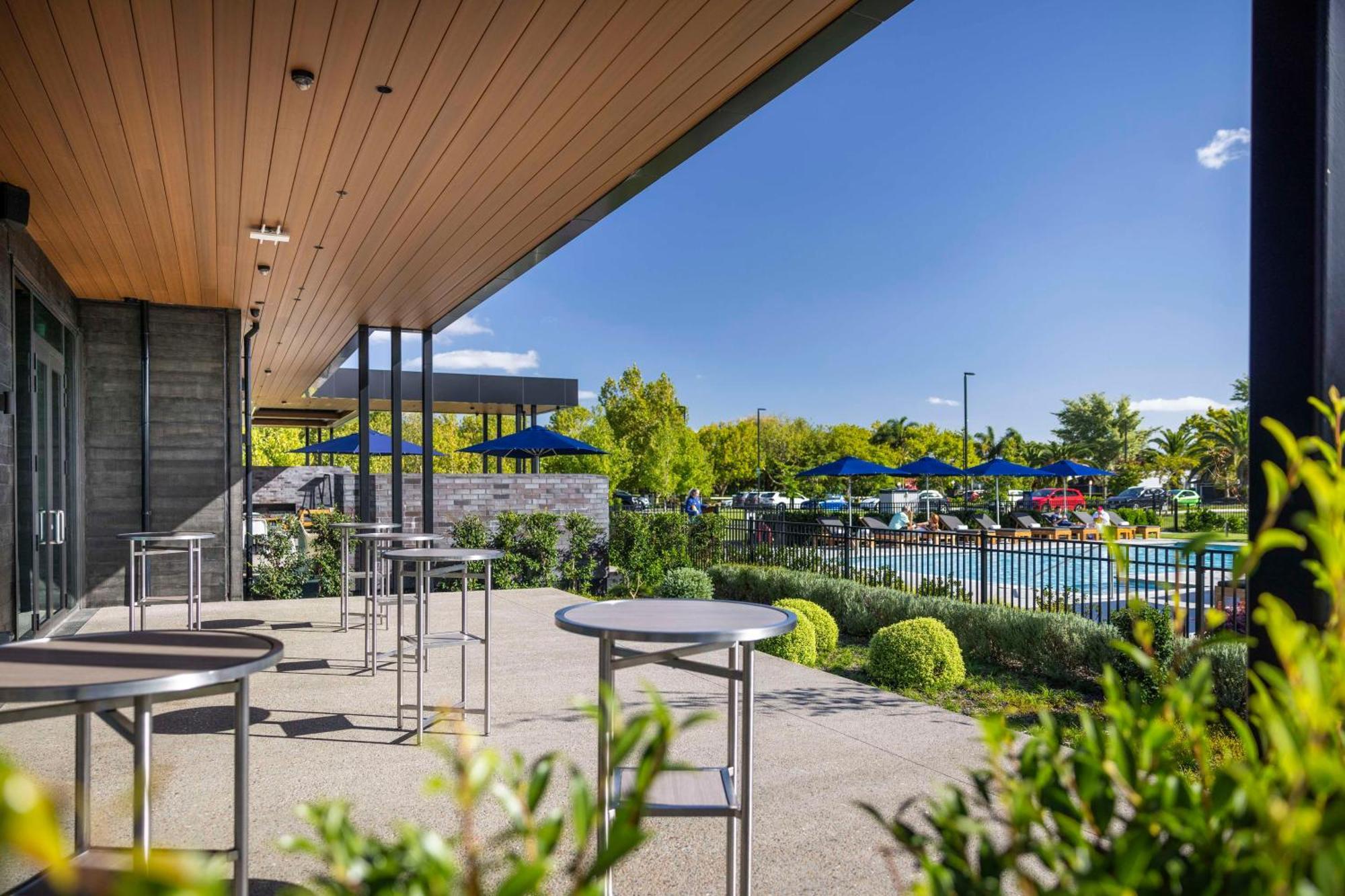 Hotel Doubletree By Hilton Auckland Karaka Exterior foto